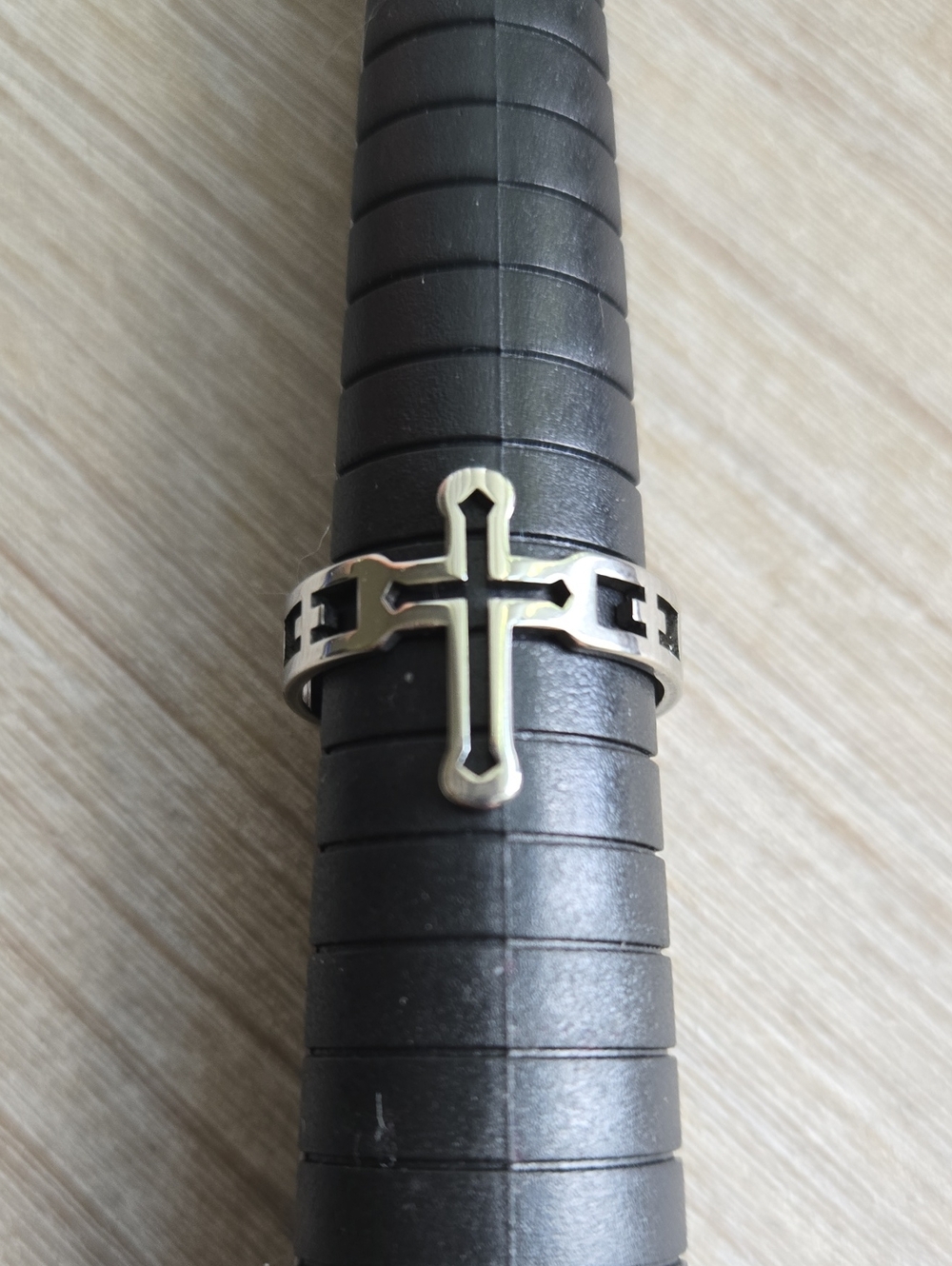 Cross Cutout Silver Ring with Black Inlay.Size 7.5.